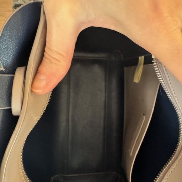 Kate Spade Smooth Taupe Leather Tote Crossbody. Medium sized. EUC. - Picture 6 of 7